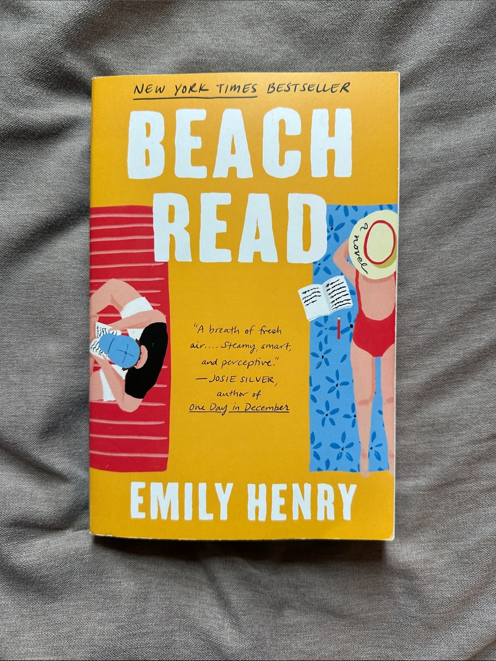 Beach Read by Emily Henry - Yellow Paperback